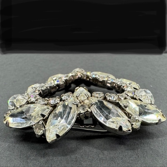 Vintage Juliana style clear crystals silvertone metal heart pin / brooch - Picture 7 of 7